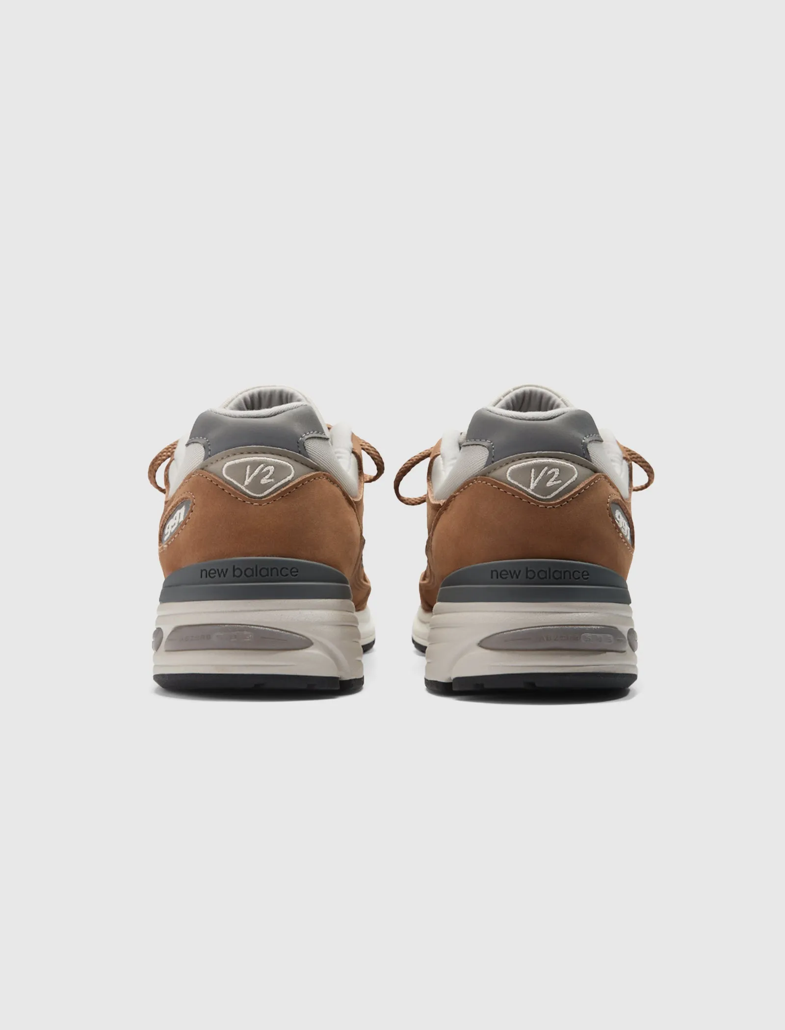 MADE IN UK 991V2 COCO MOCCA